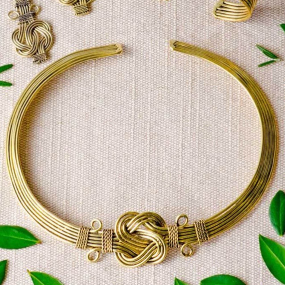 NWOT MATR BOOMIE Buddha Gold Knot Necklace Collar